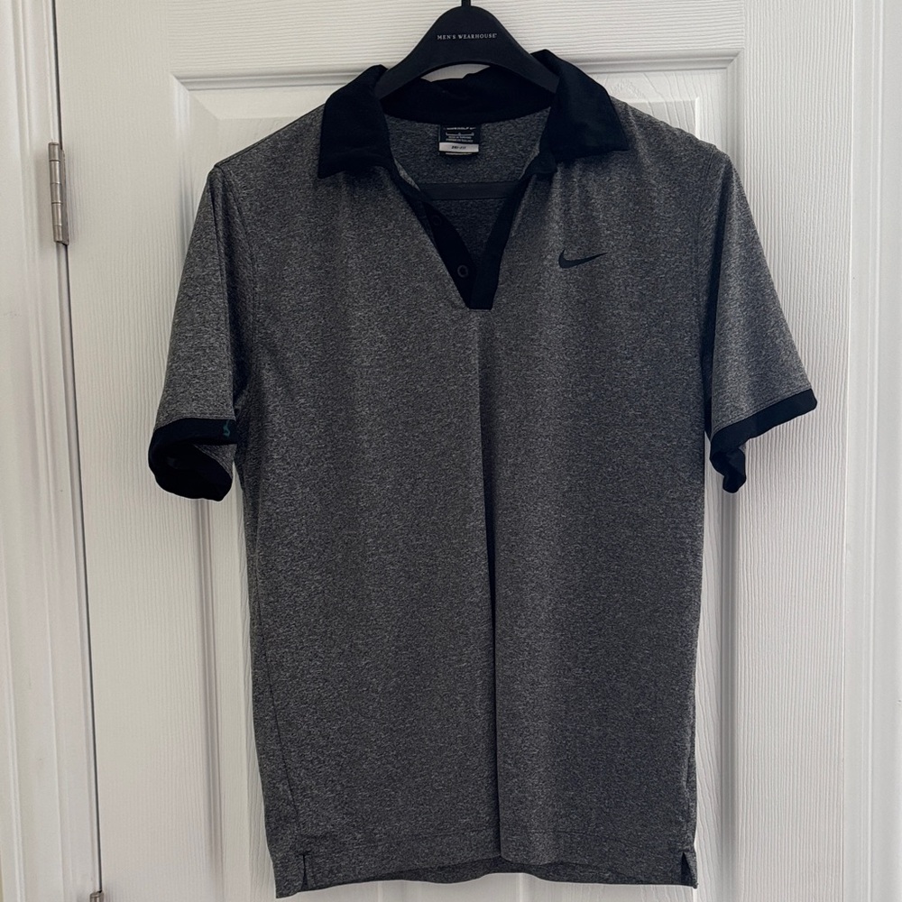Nike Men's Black and Gray Polo Shirt